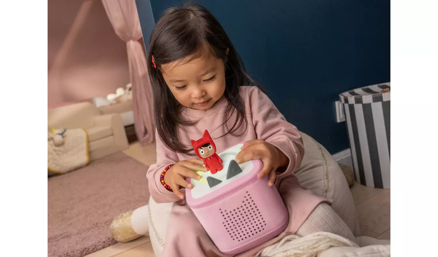 Tonies | Toniebox 2 Cloud - Pink Starter Set with Creative Tonie Rubie UK